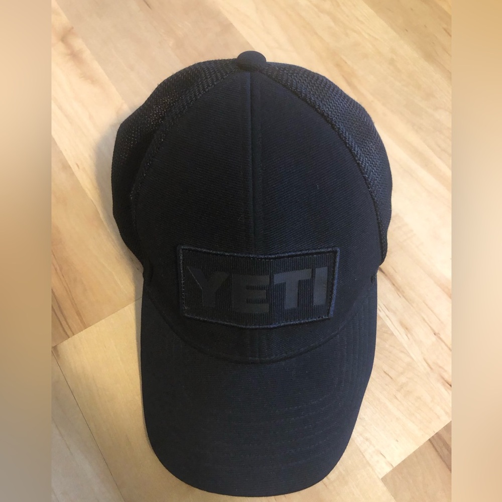 Black Yeti brand Patch Ball Cap Hat